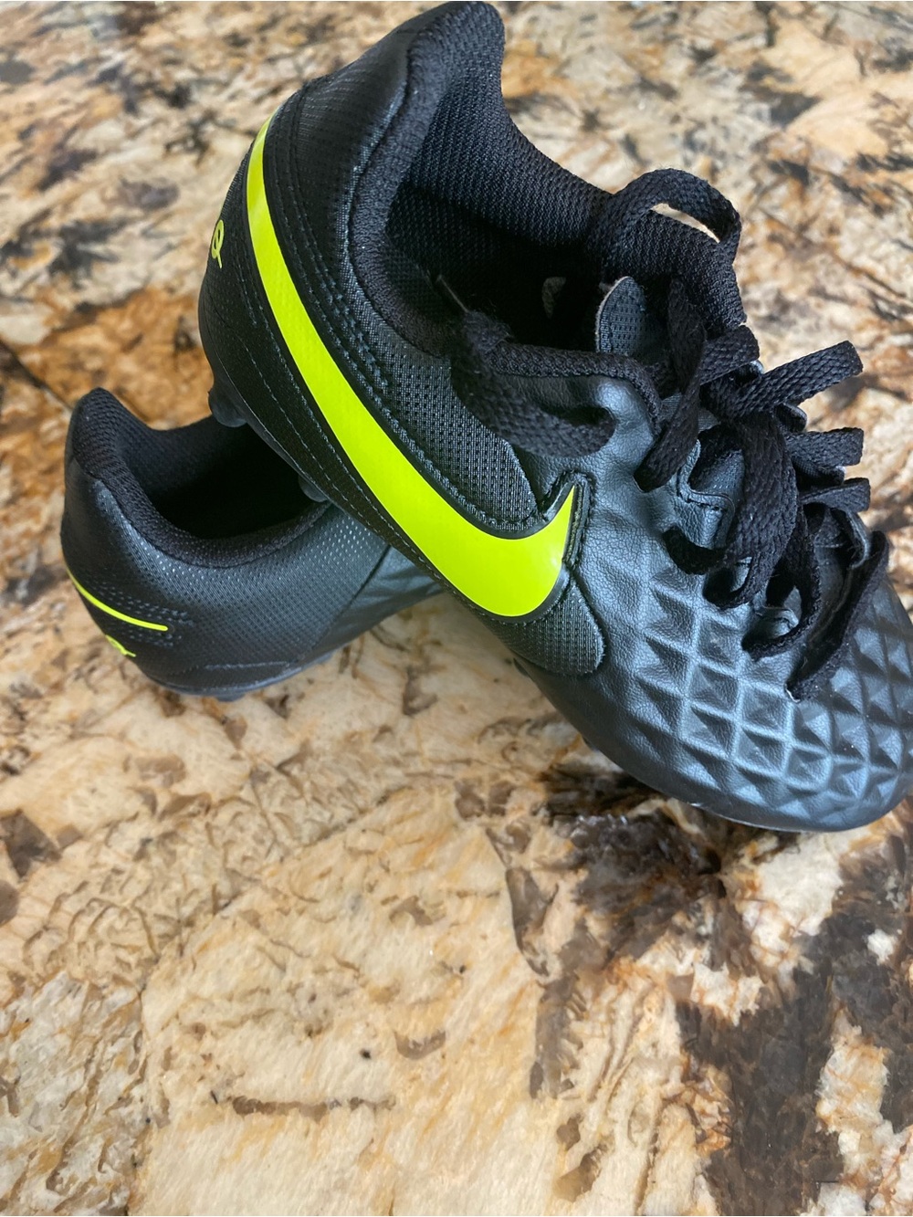 Nike Kids Black and Neon Yellow Soccer Cleats TIEMPO - Picture 3 of 6